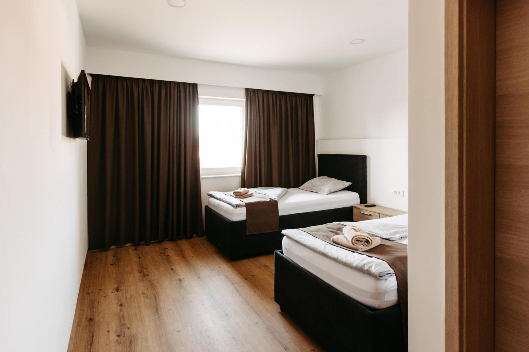 Hotel Murat Ptuj Esterno foto